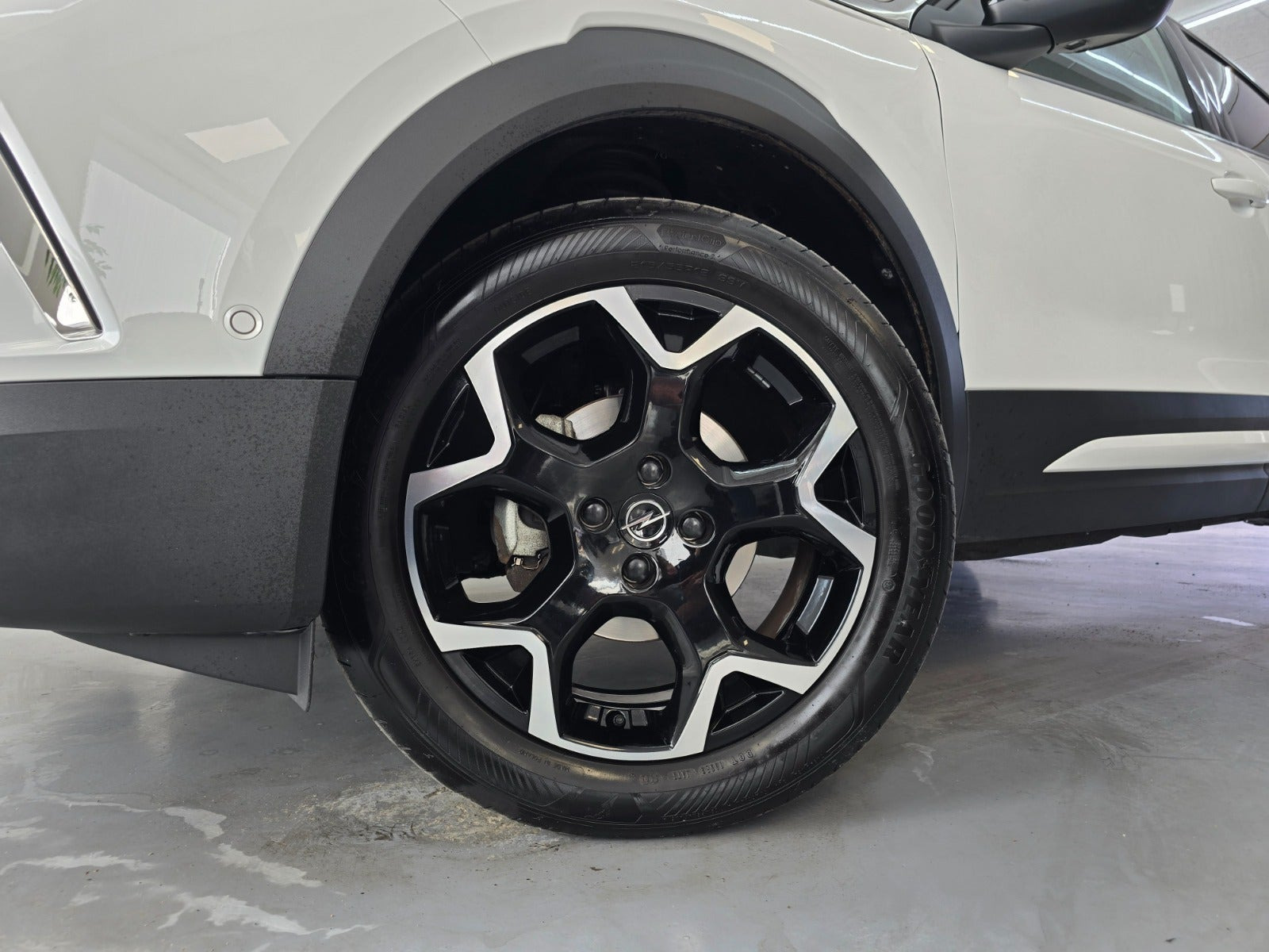 Hvid Opel Mokka fra 2023