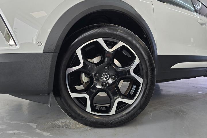 Hvid Opel Mokka fra 2023