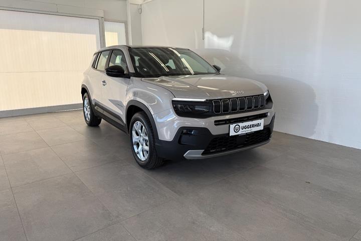 Beige Jeep Avenger fra 2025