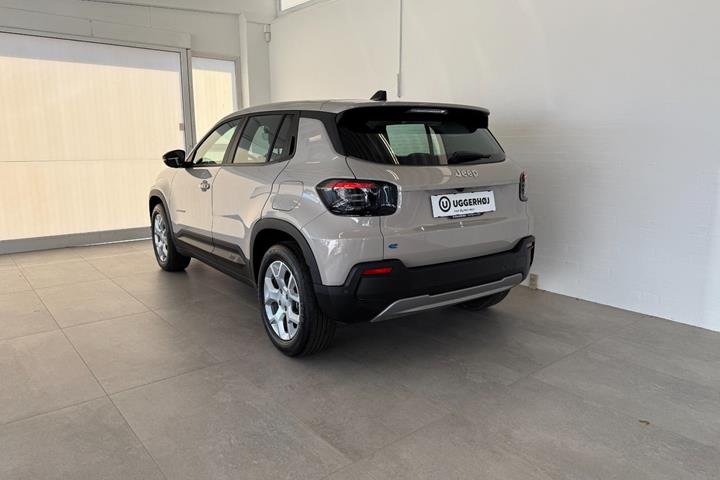 Beige Jeep Avenger fra 2025