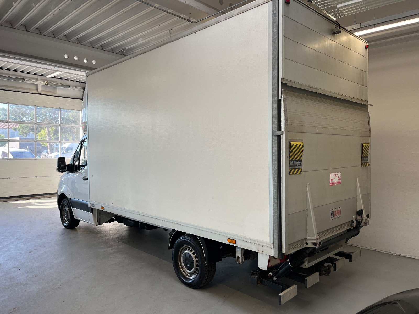 Hvid Mercedes Sprinter 316 fra 2019