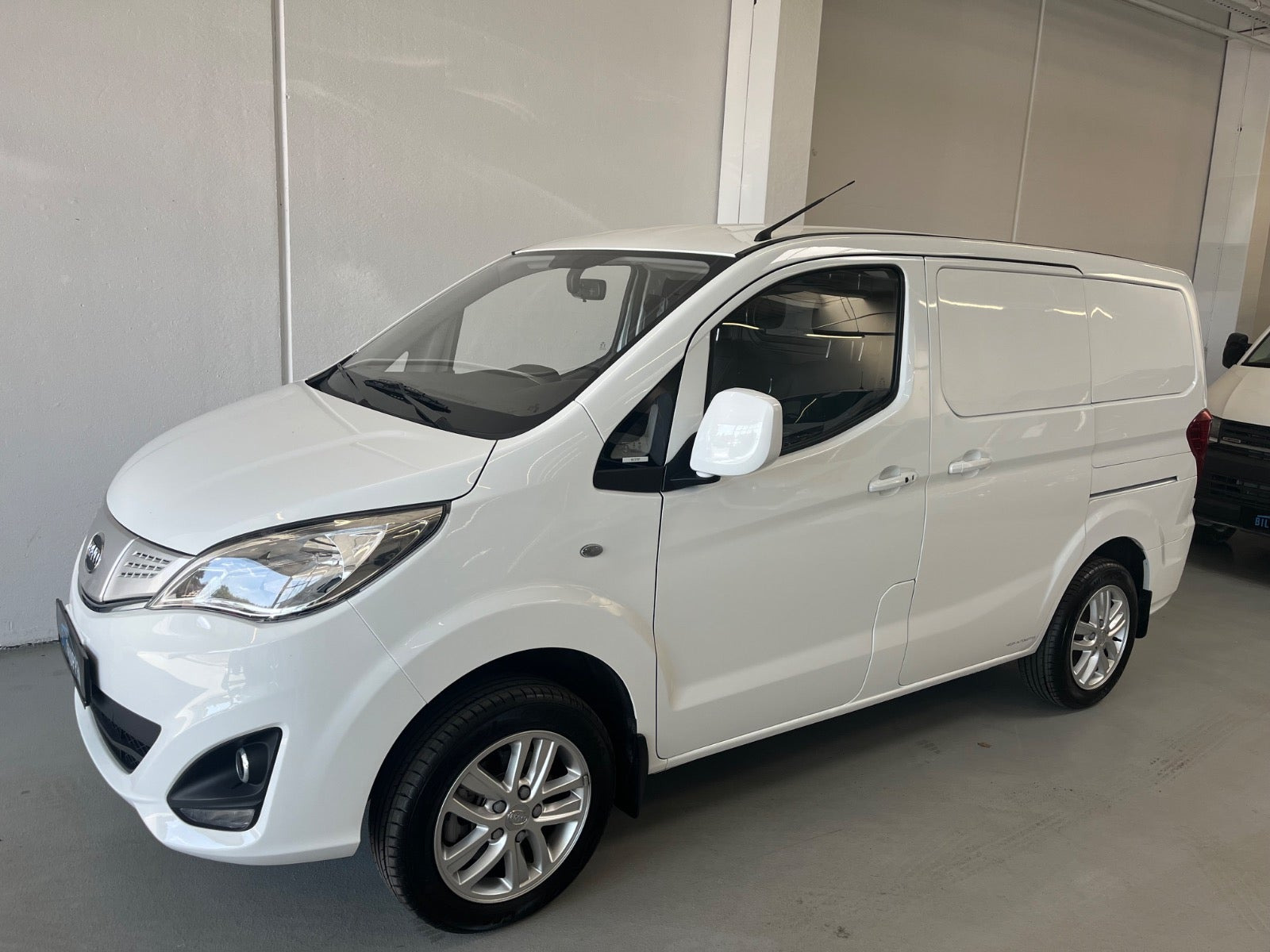 Hvid BYD eTP3 fra 2024