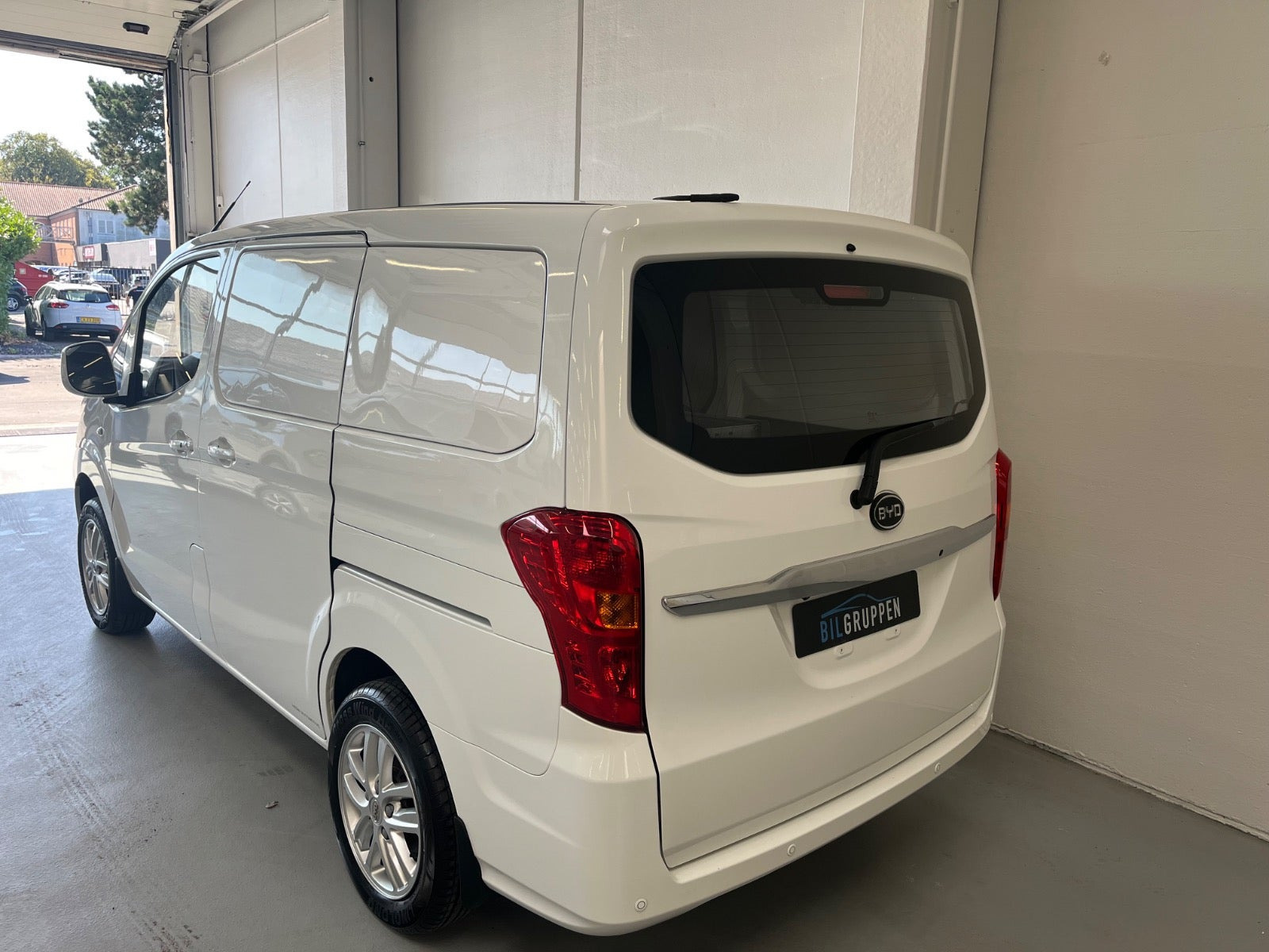 Hvid BYD eTP3 fra 2024