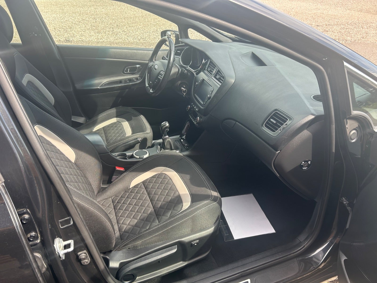 Sort Kia Ceed fra 2017