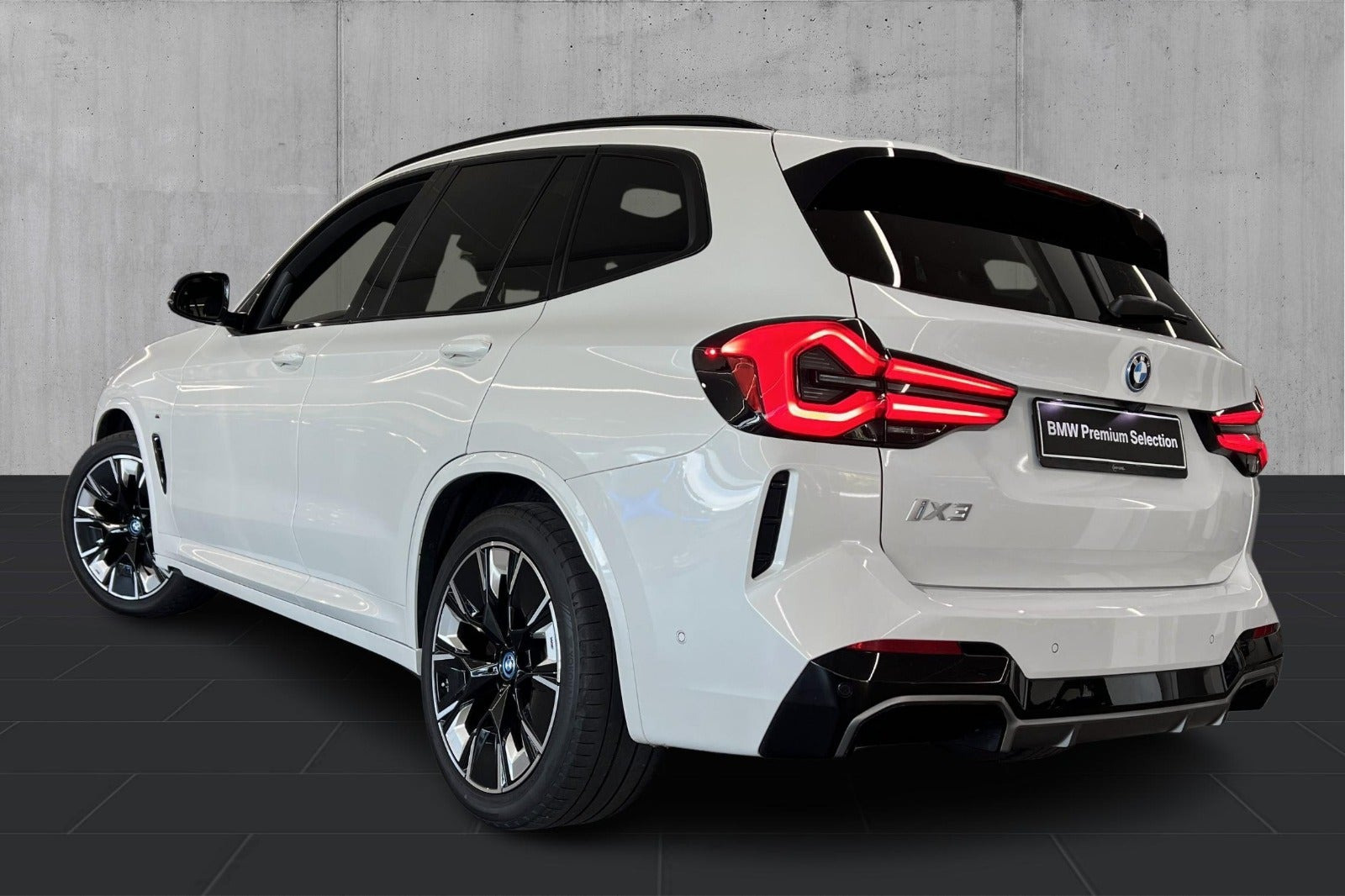 Hvid BMW iX3 fra 2022