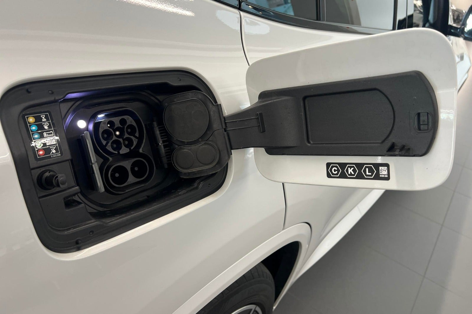 Hvid BMW iX3 fra 2022