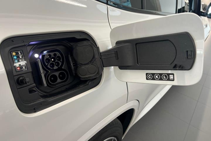 Hvid BMW iX3 fra 2022