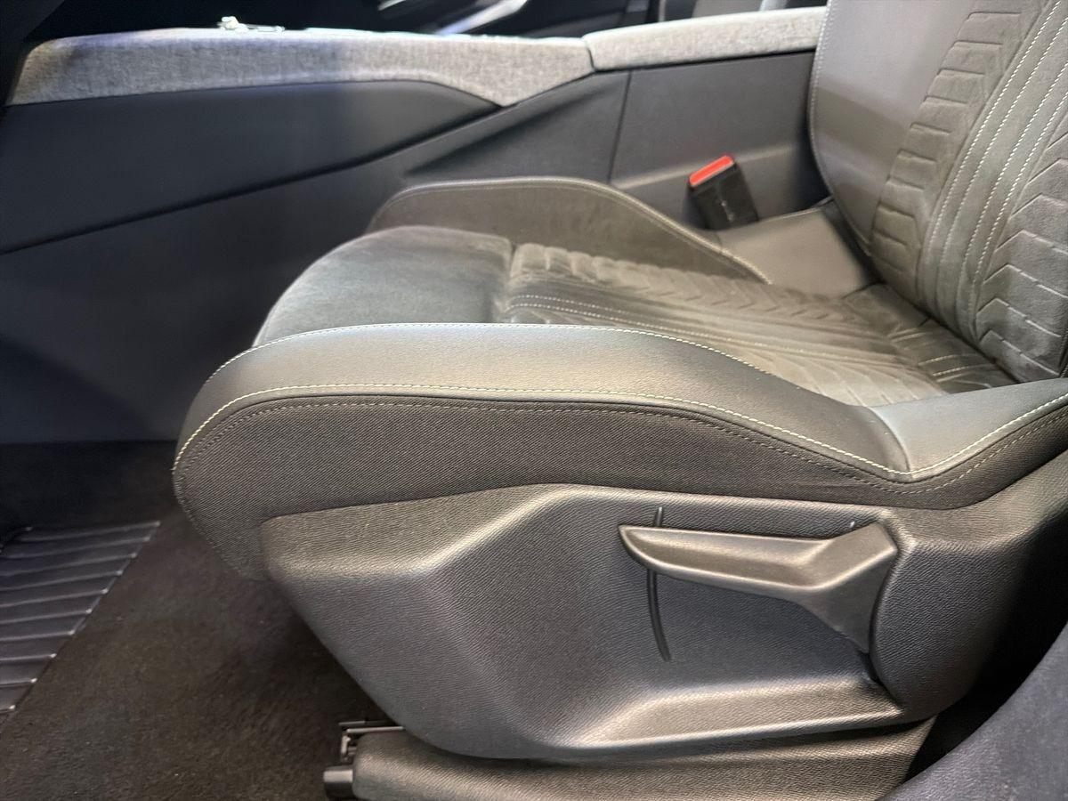 Sort Peugeot e-5008 fra 2024