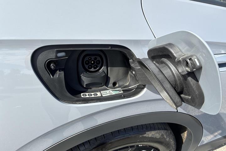 Grå VW ID.4 fra 2023