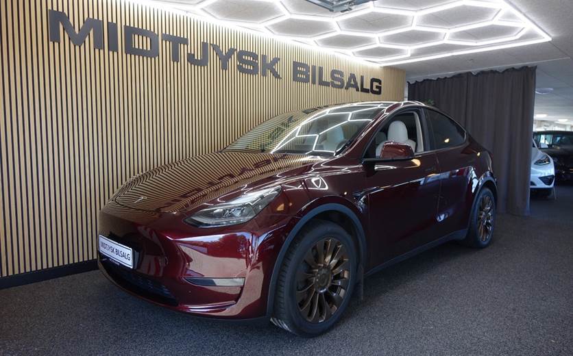 Tesla Model Y Long Range AWD