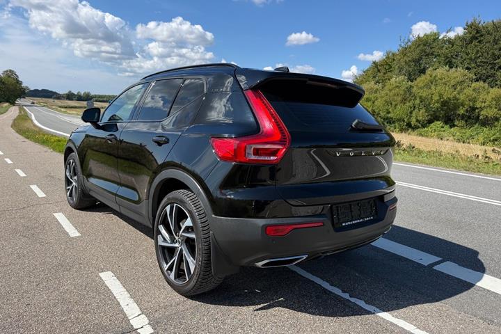 Sort Volvo XC40 fra 2019