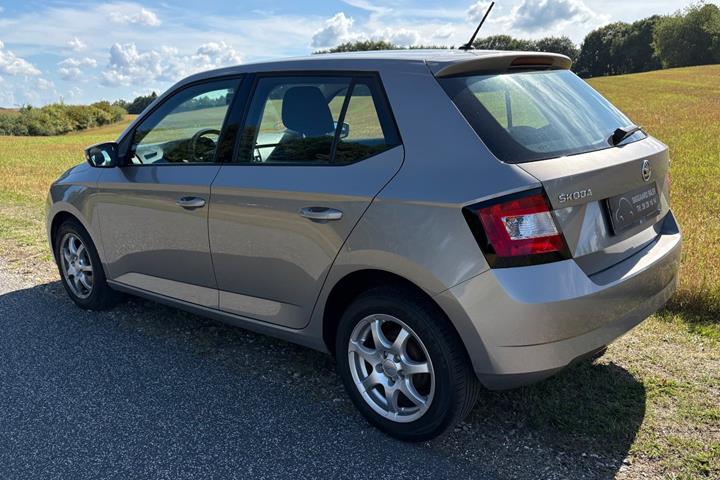 Orange Skoda Fabia fra 2018