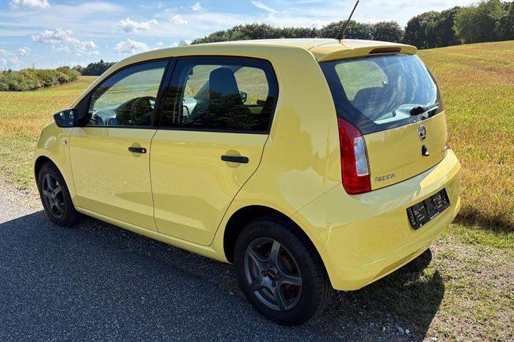 Gul Skoda Citigo fra 2019