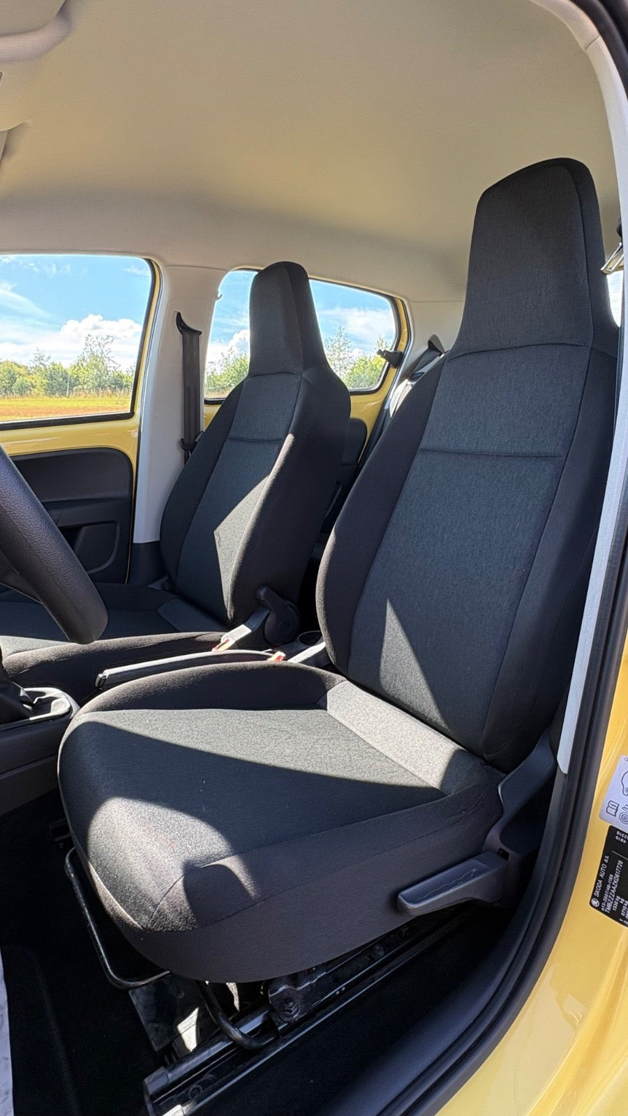 Gul Skoda Citigo fra 2019