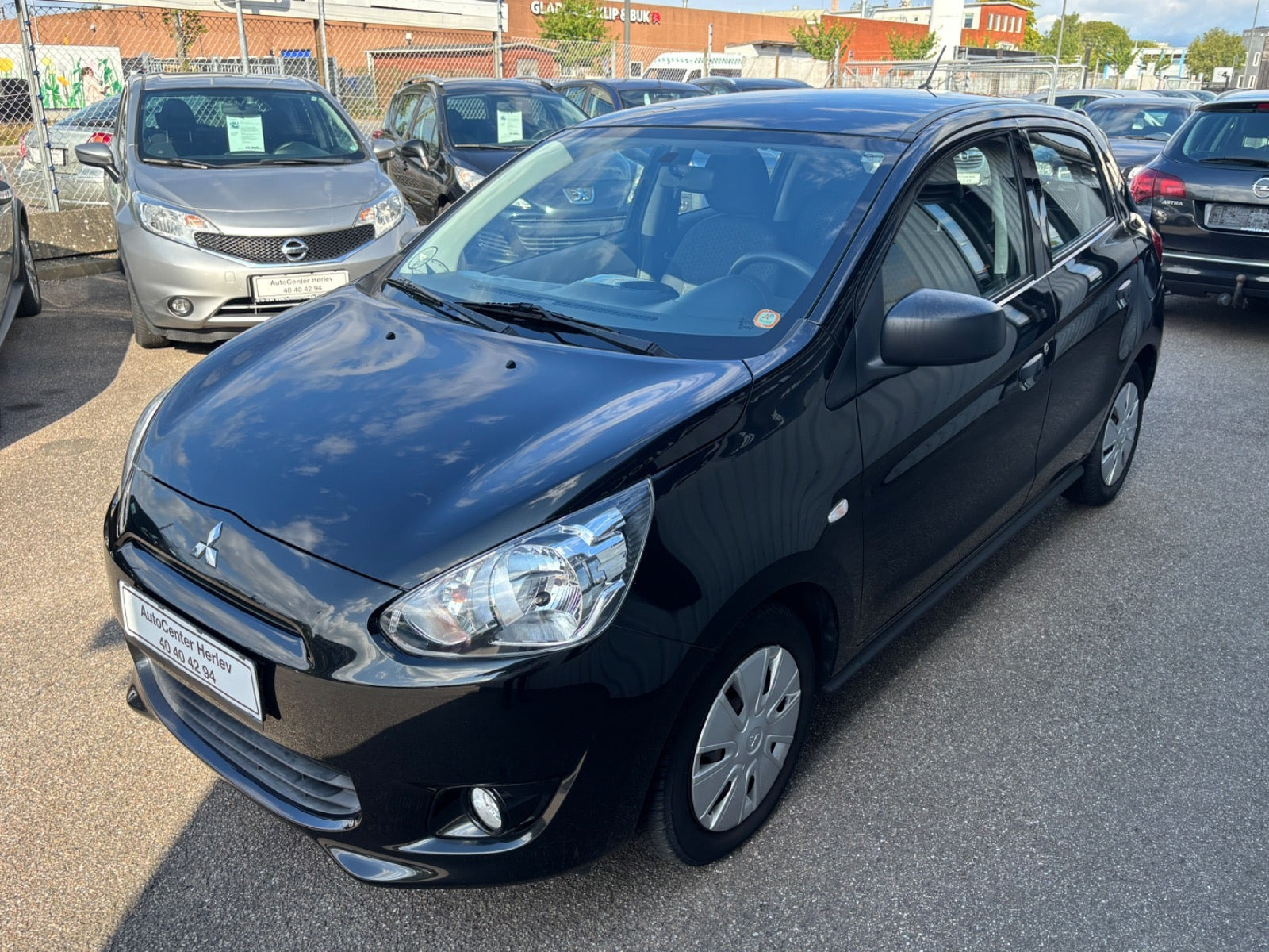 Sort Mitsubishi Space Star fra 2014