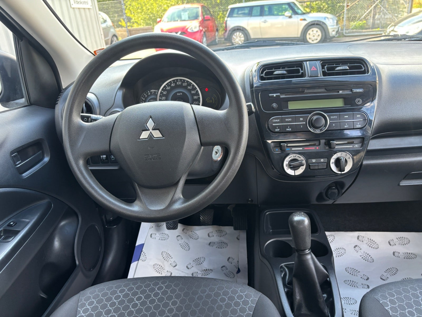 Sort Mitsubishi Space Star fra 2014