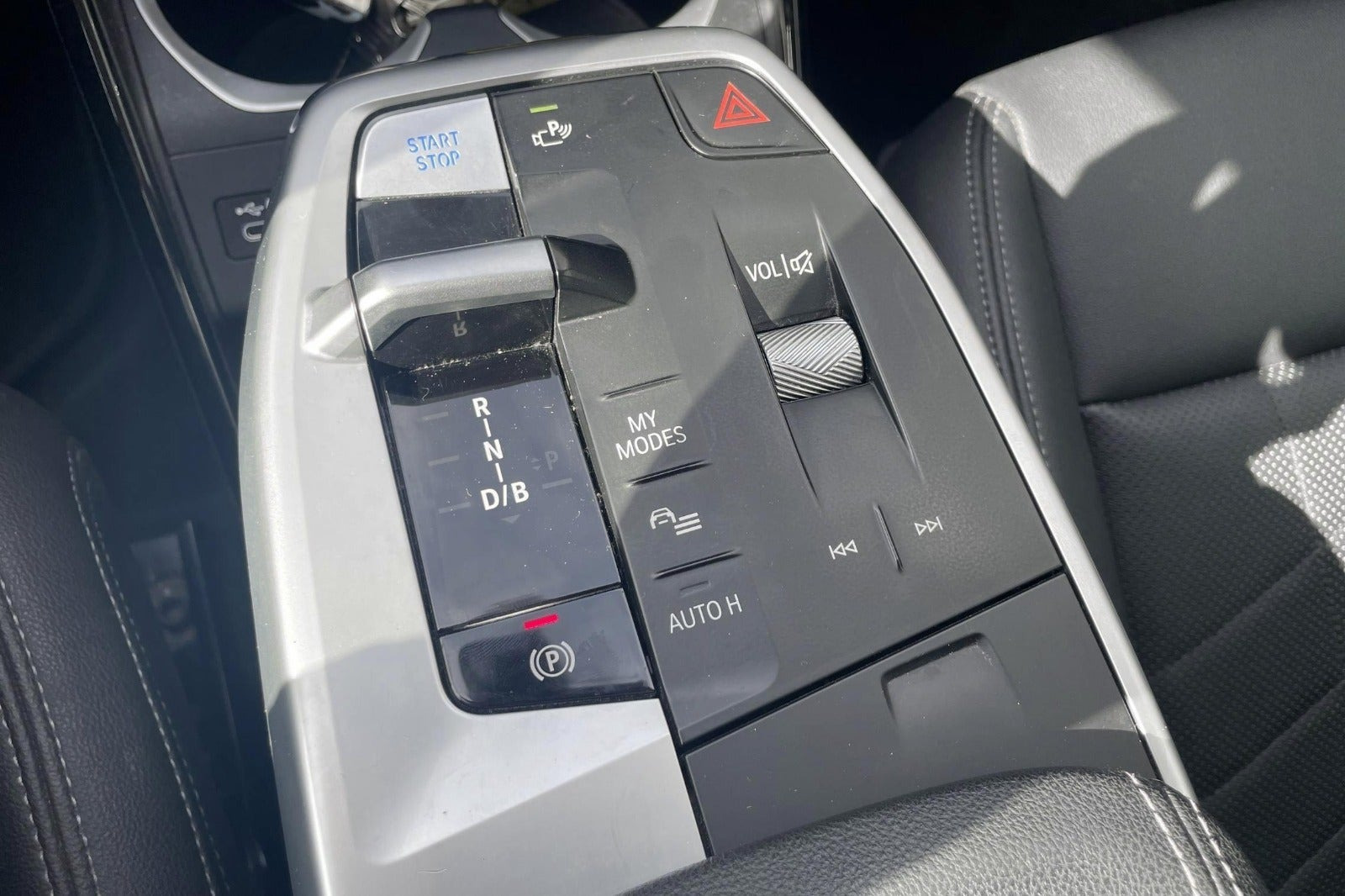 Grøn BMW iX1 fra 2023