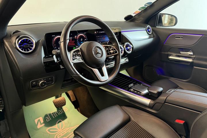 Sort Mercedes EQA350 fra 2023