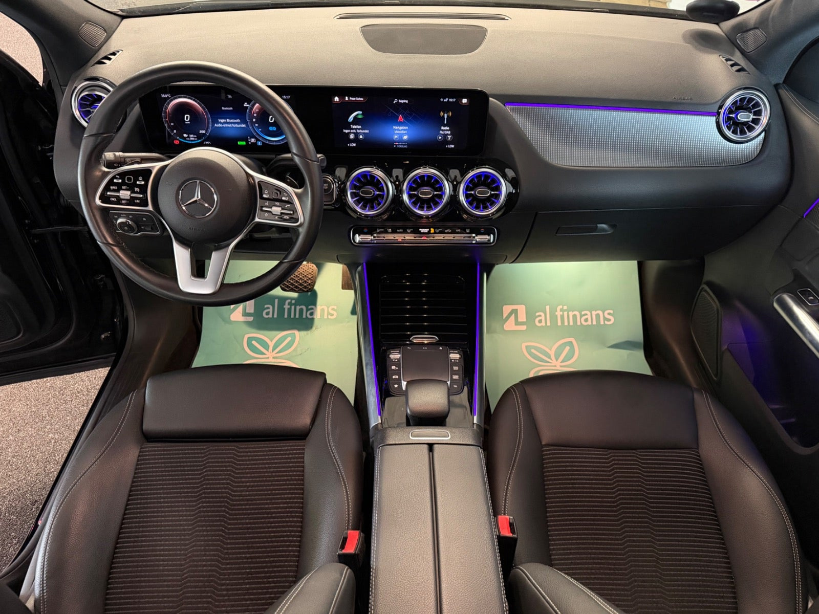 Sort Mercedes EQA350 fra 2023