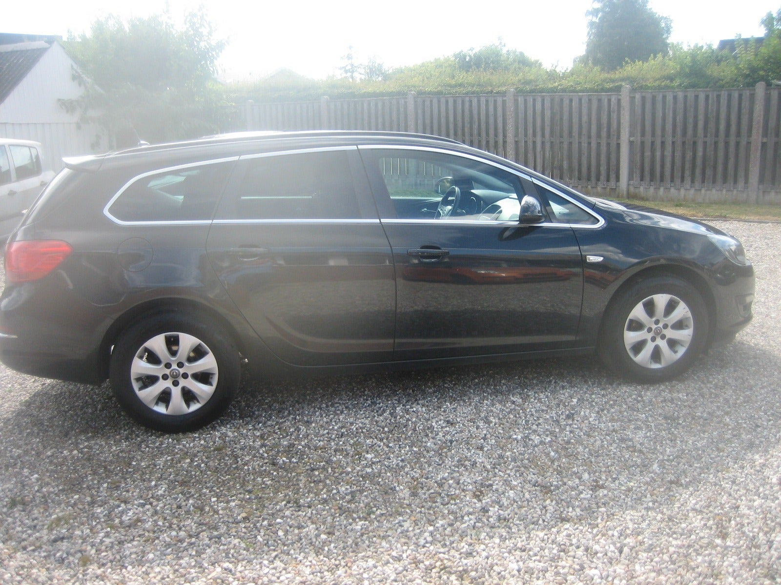 Sort Opel Astra fra 2015
