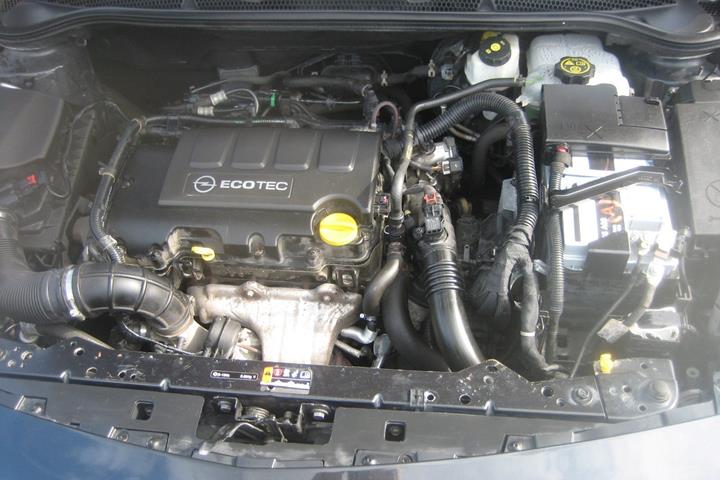 Sort Opel Astra fra 2015