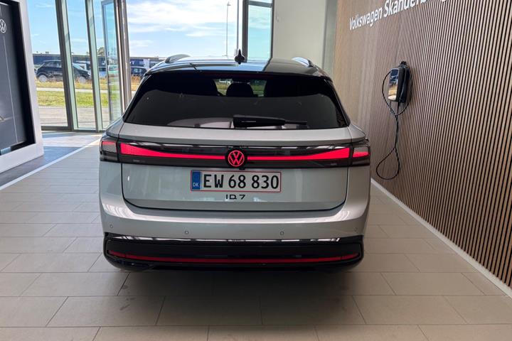 Sølv VW ID.7 fra 2026