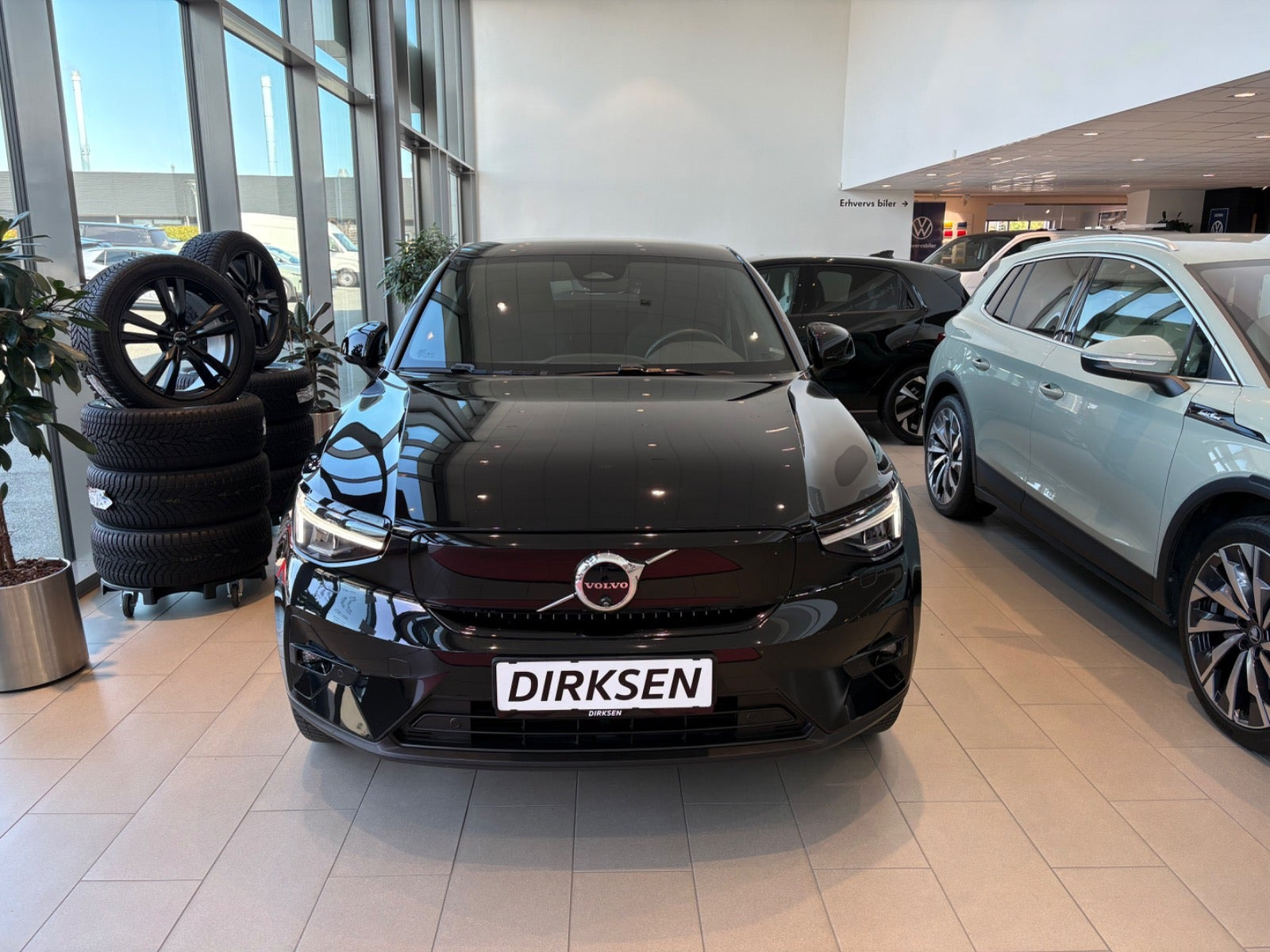 Sort Volvo C40 fra 2023