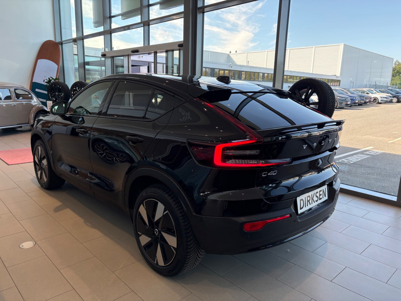 Sort Volvo C40 fra 2023
