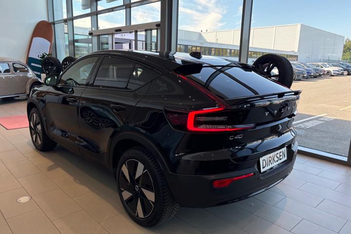 Sort Volvo C40 fra 2023