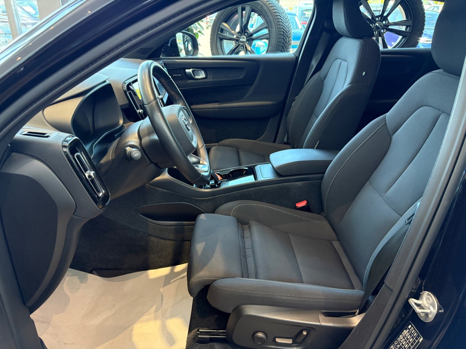 Sort Volvo C40 fra 2023