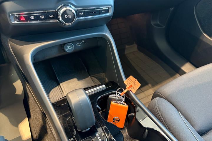 Sort Volvo C40 fra 2023