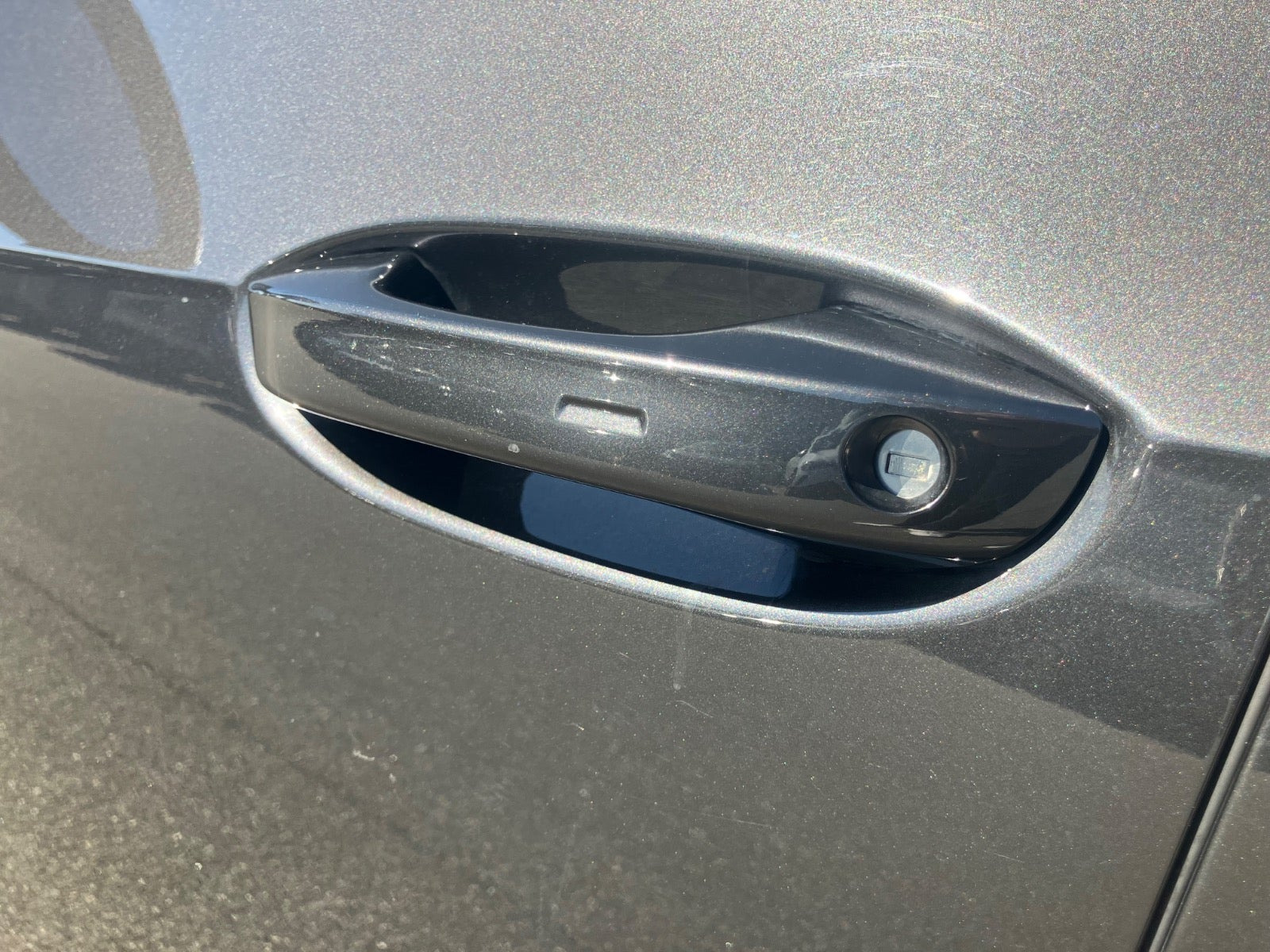 Grå Cupra Born fra 2023
