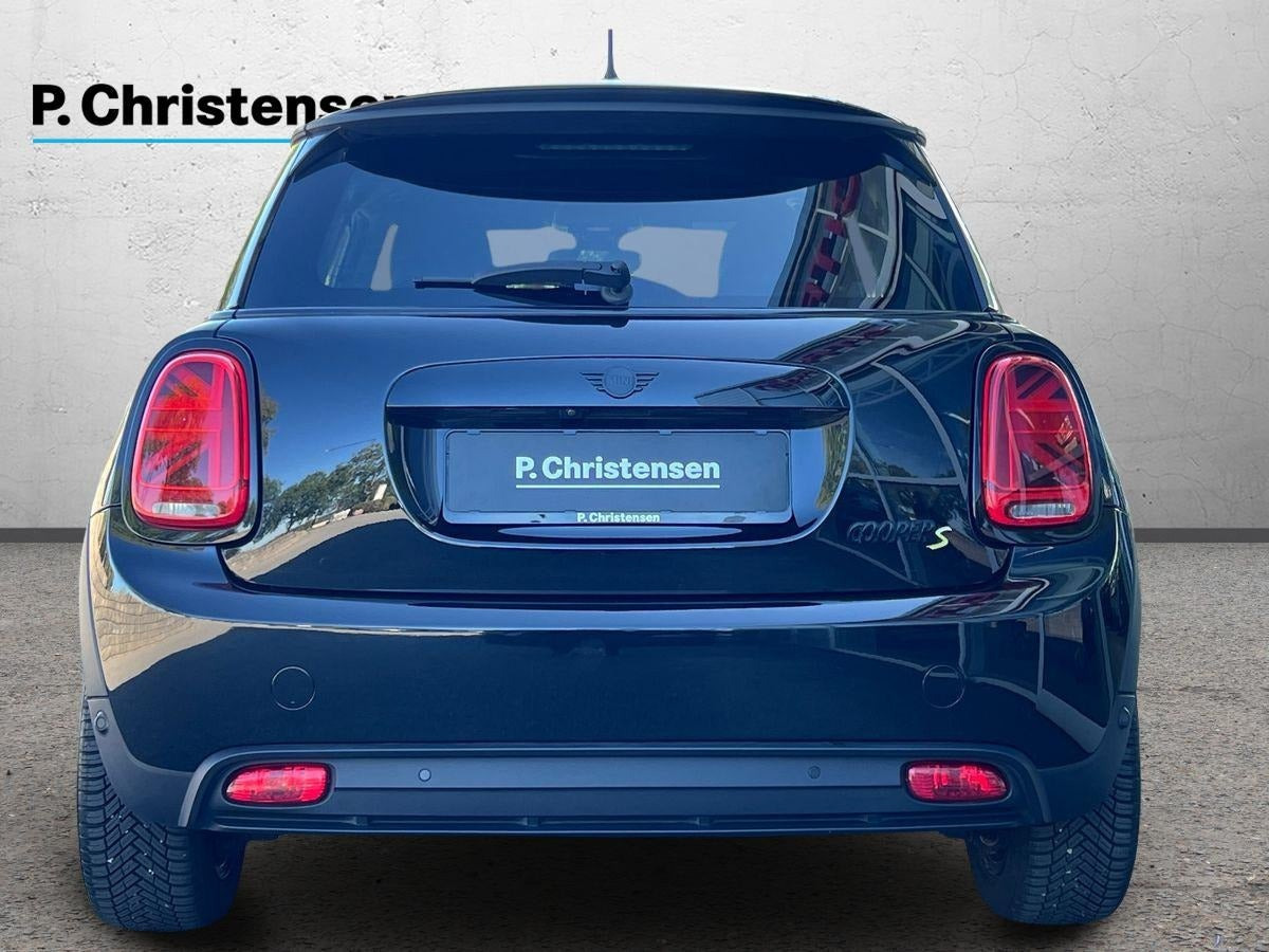 Sort Mini Cooper SE fra 2021
