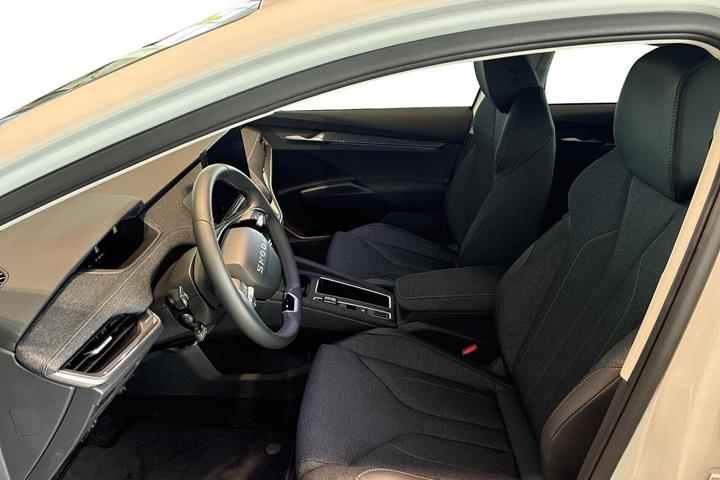 Hvid Skoda Elroq fra 2026