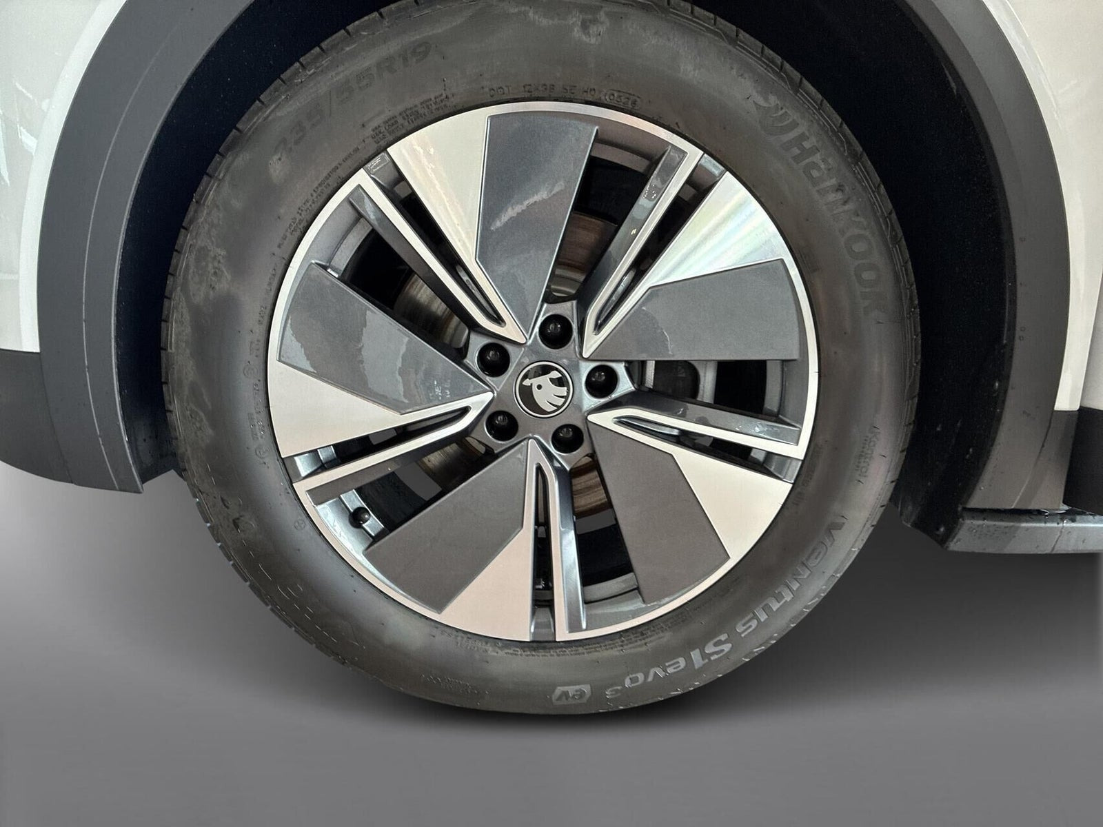 Hvid Skoda Elroq fra 2026