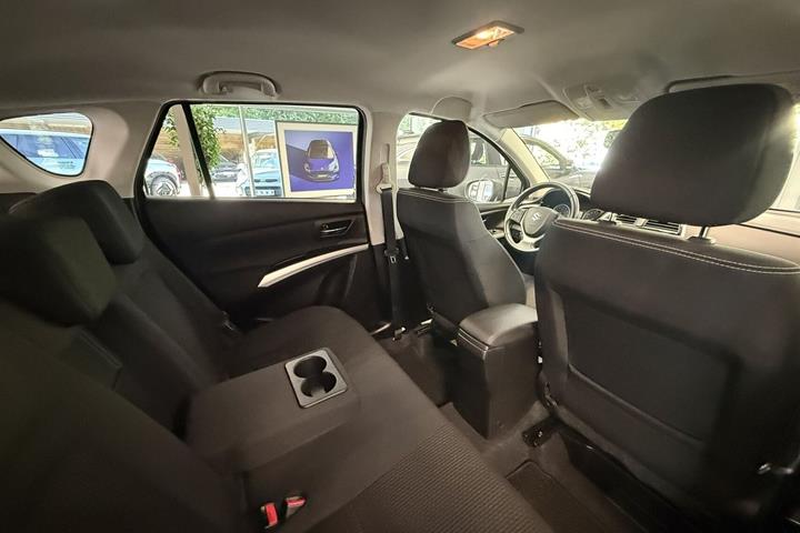 Grå Suzuki S-Cross fra 2021
