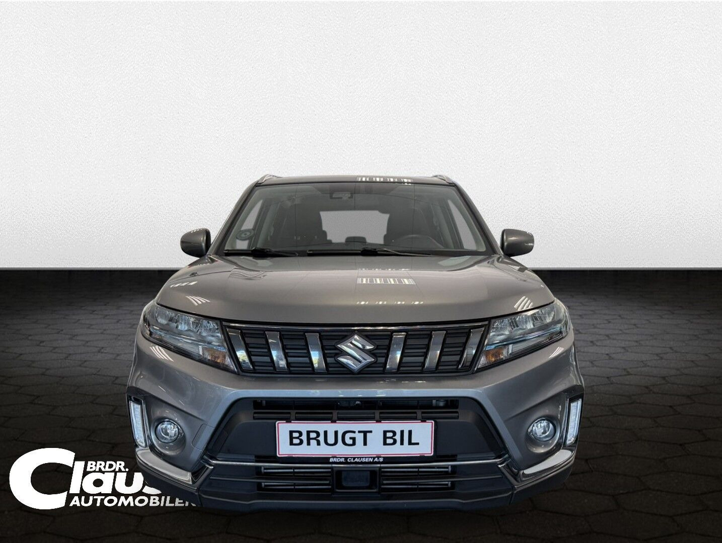 Grå Suzuki Vitara fra 2023