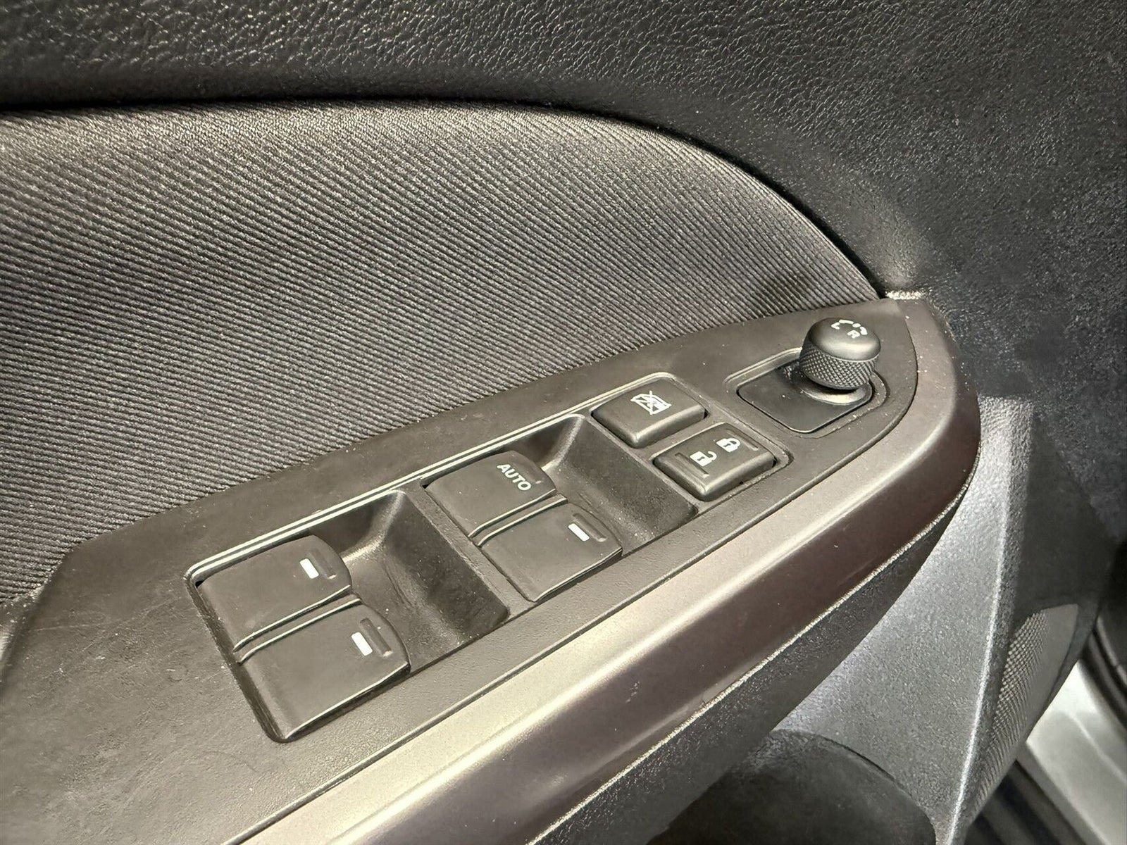 Grå Suzuki Vitara fra 2023