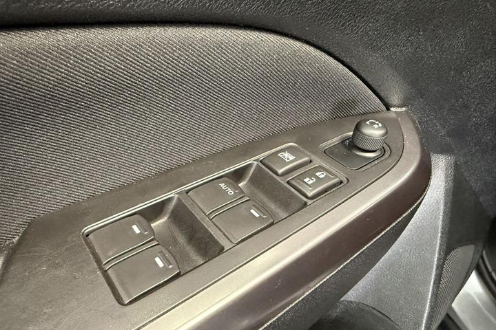 Grå Suzuki Vitara fra 2023