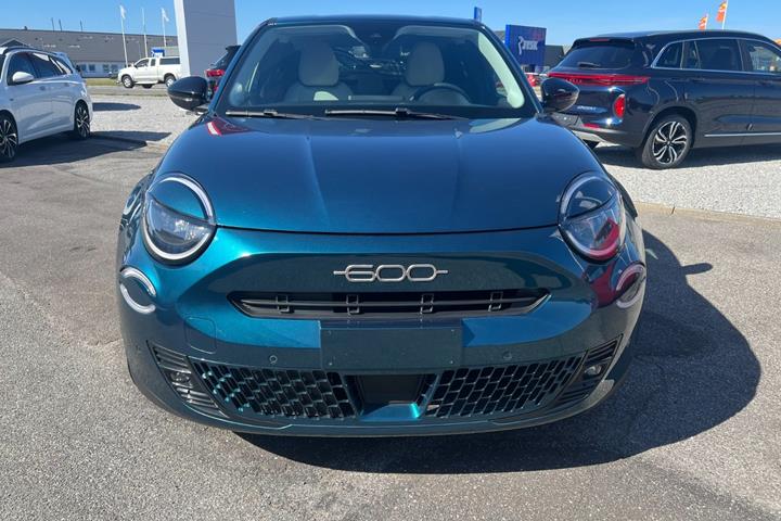 Grøn Fiat 600e fra 2024