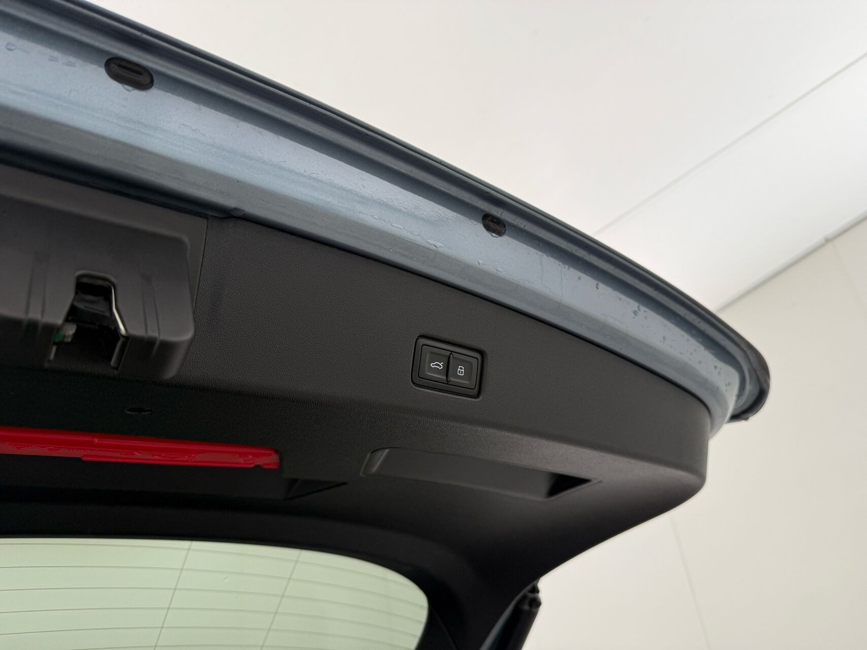 Blå Audi Q4 fra 2024