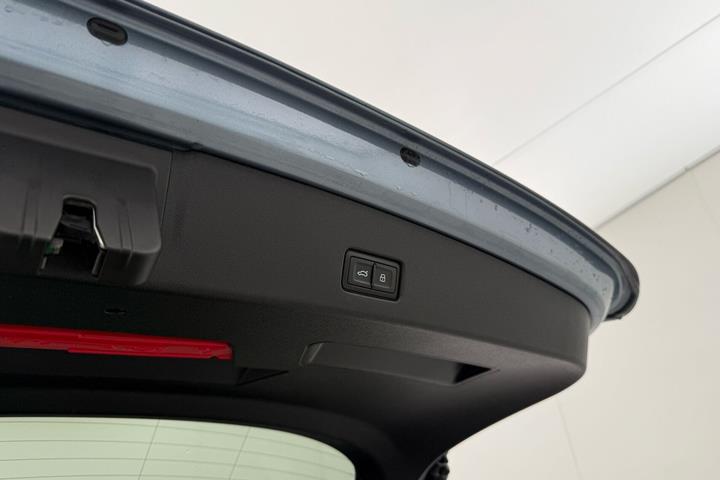 Blå Audi Q4 fra 2024