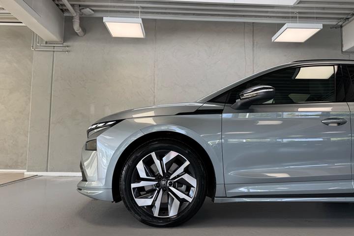 Grå Skoda Enyaq fra 2026