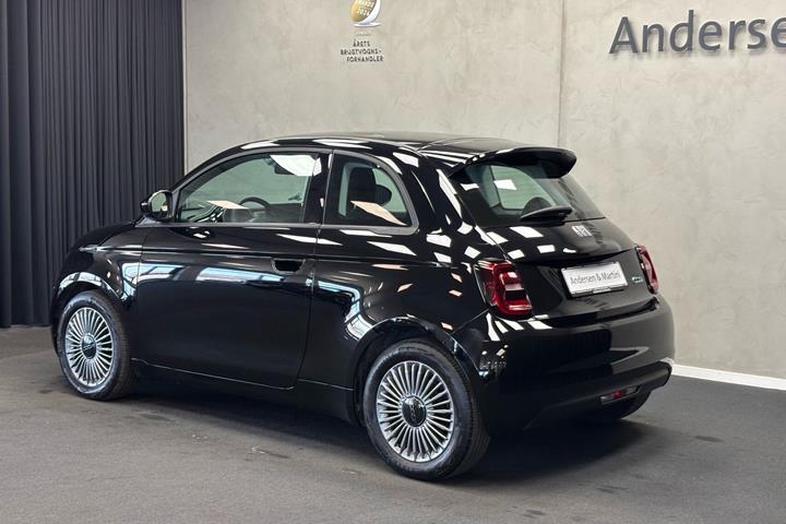 Sort Fiat 500e fra 2023