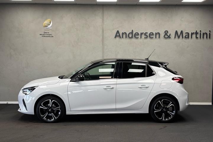 Hvid Opel Corsa fra 2020