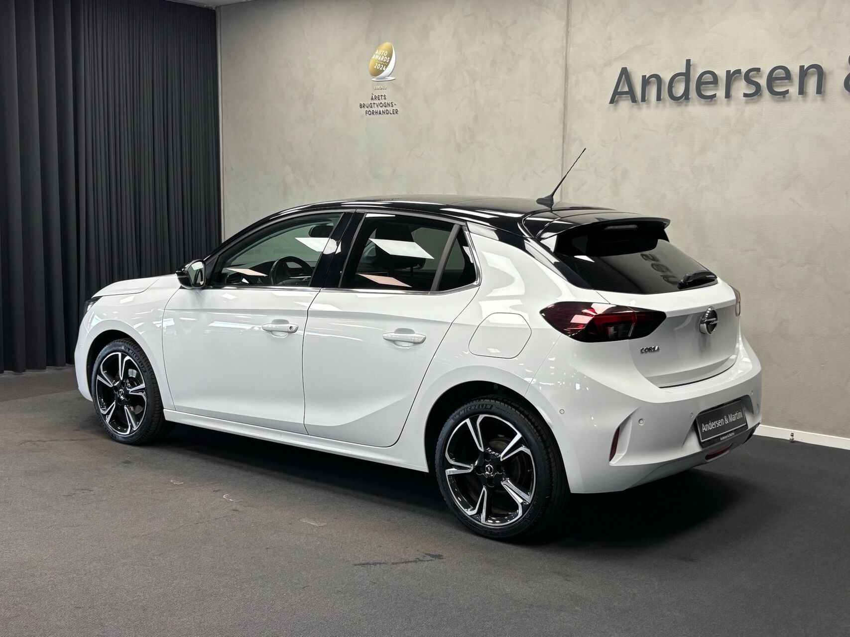 Hvid Opel Corsa fra 2020