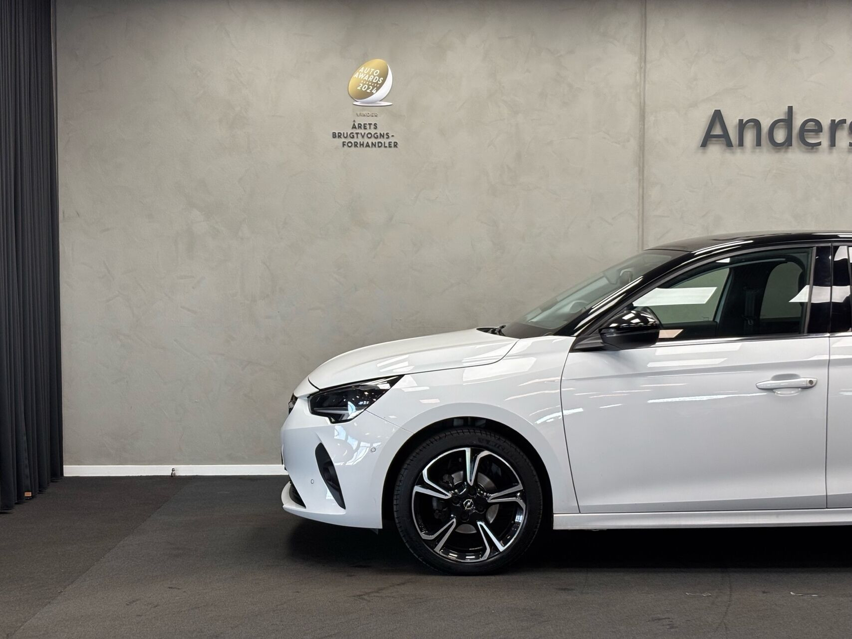 Hvid Opel Corsa fra 2020