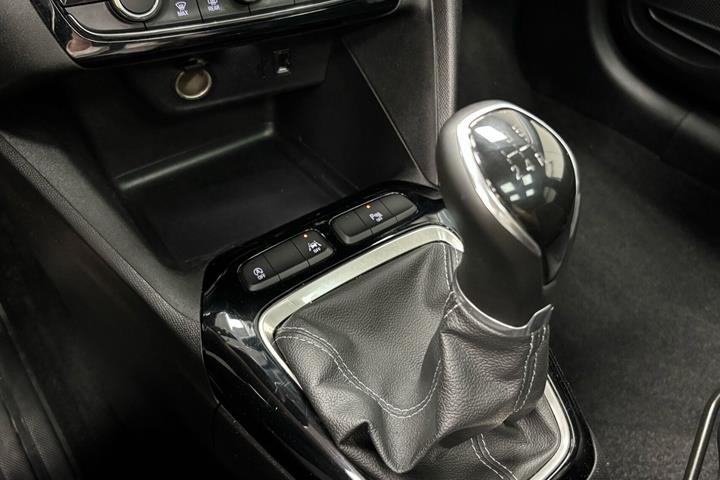 Hvid Opel Corsa fra 2020