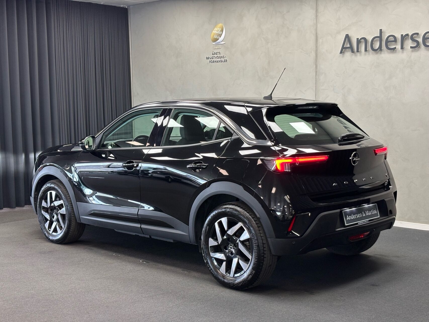 Sort Opel Mokka-e fra 2023