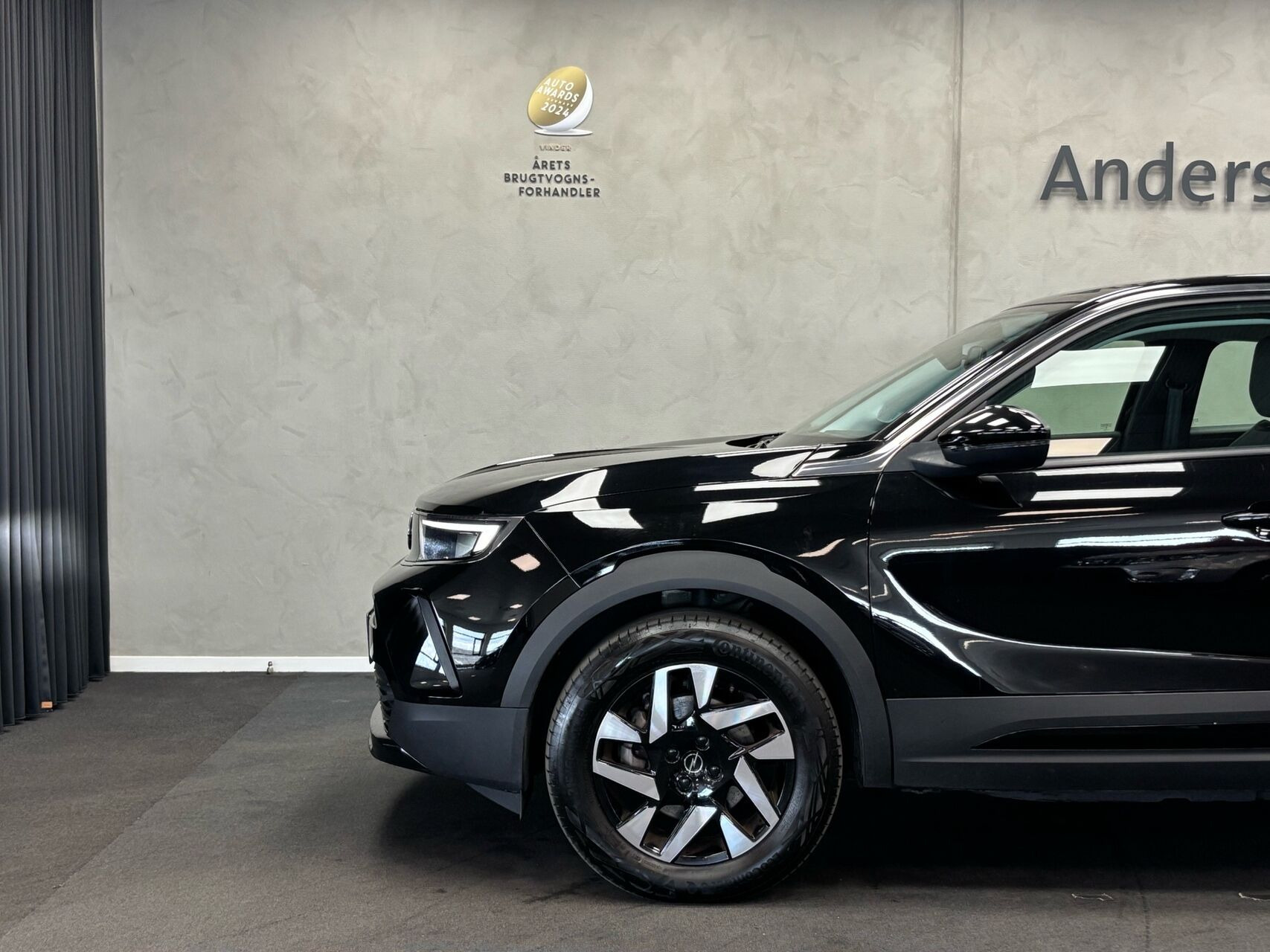 Sort Opel Mokka-e fra 2023